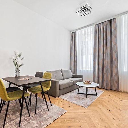 Easy Flat Hernals Wina Bagian luar foto