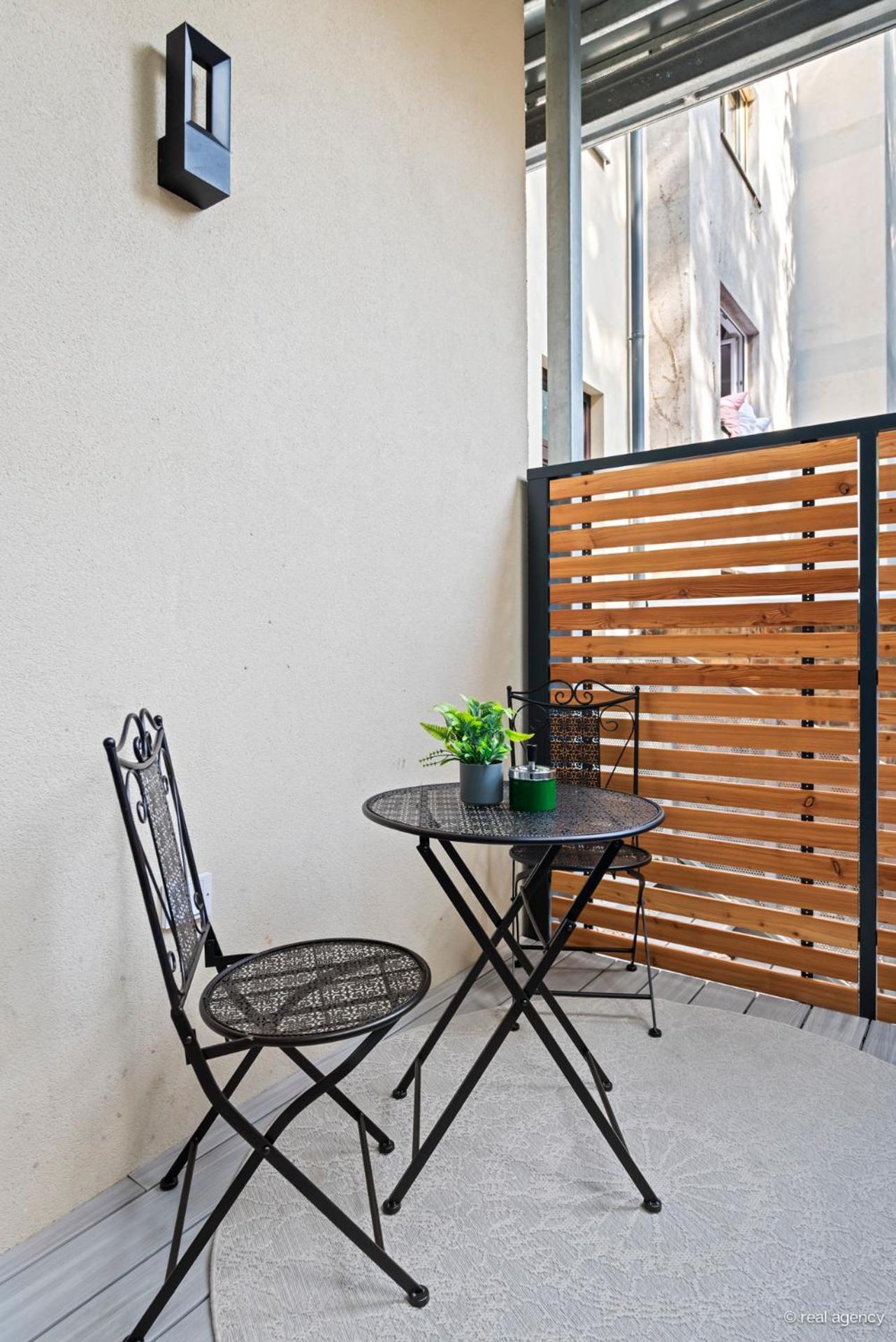 Easy Flat Hernals Wina Bagian luar foto